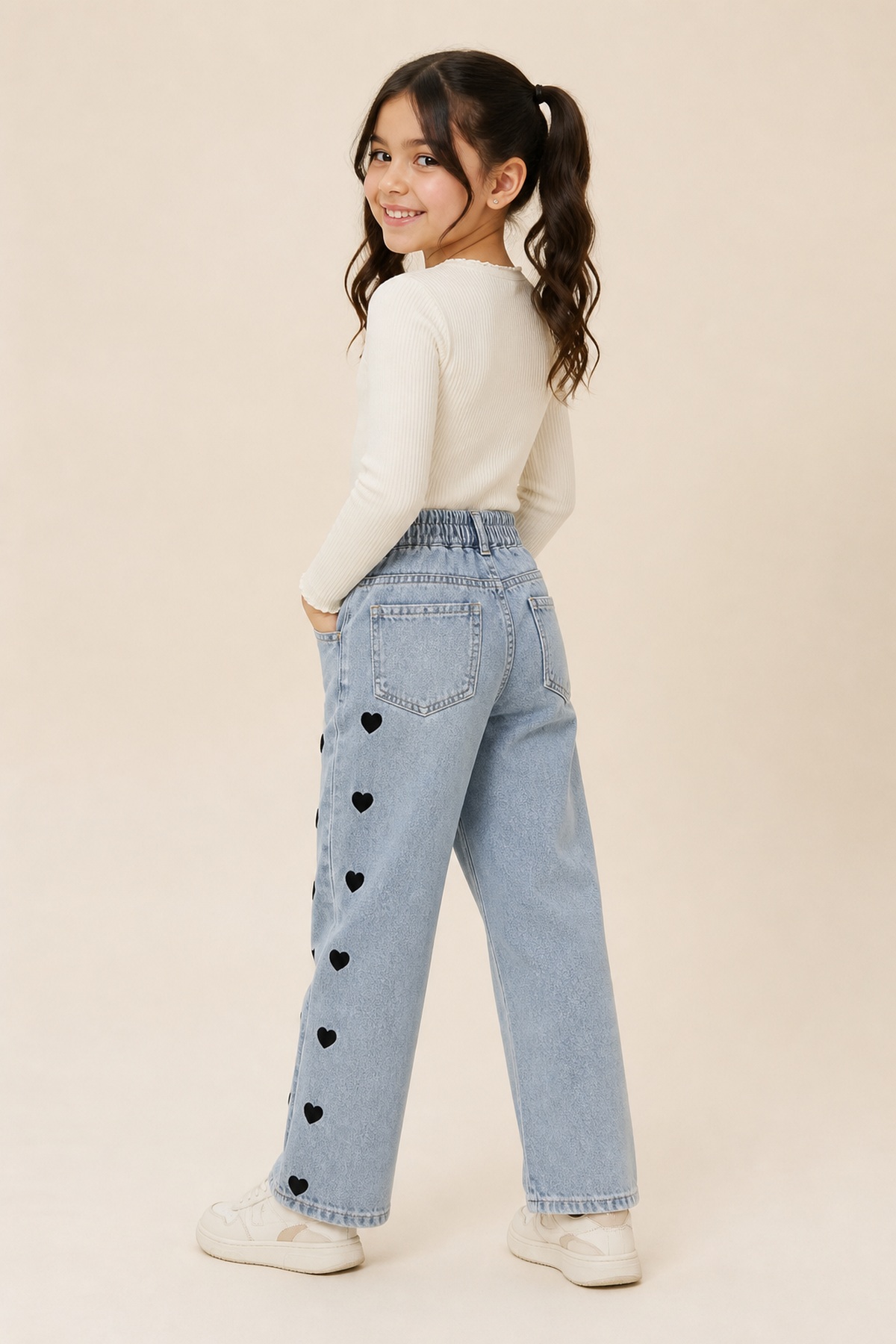 Kalp Nakışlı Jean